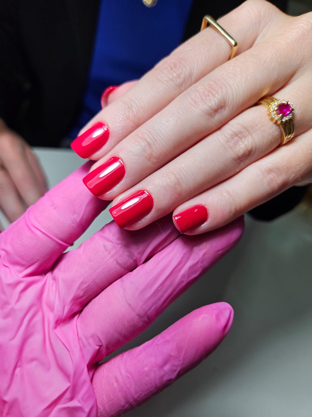 Manicure vermelha